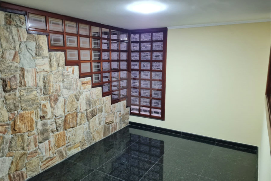 Sobrado à venda com 3 quartos, sendo 1 suíte, em Vila Tibagi, Guarulhos, SP