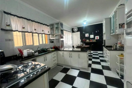 Casa à venda com 3 quartos, sendo 1 suíte, no condomínio Residencial Delle Stelle, Louveira - SP