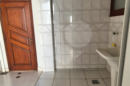 Casa à venda com 4 quartos, sendo 2 suítes, no condomínio Residencial Grape Village, Vinhedo - SP