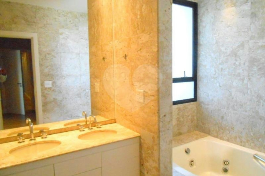 Apartamento à venda com 4 suítes em Morumbi, São Paulo, SP