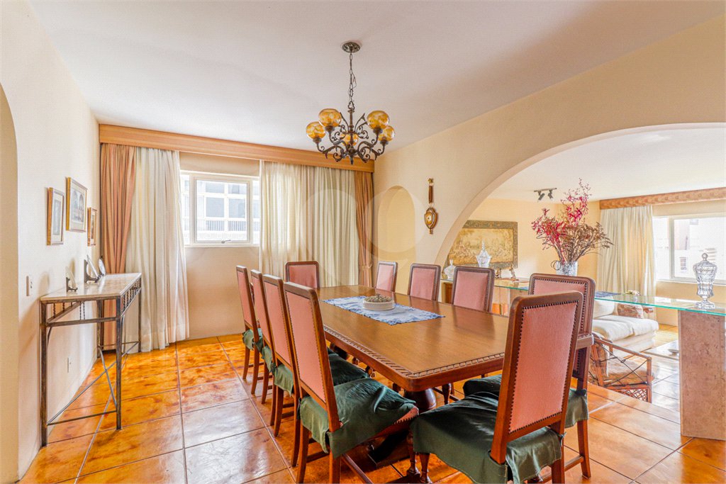 Apartamento à venda com 4 quartos, sendo 2 suítes, em Jardim Paulista, São Paulo, SP