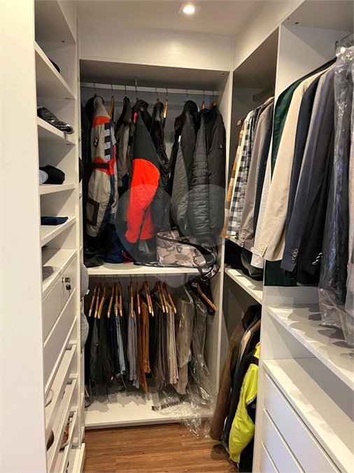 Apartamento à venda com 3 suítes em Vila Mariana, São Paulo, SP