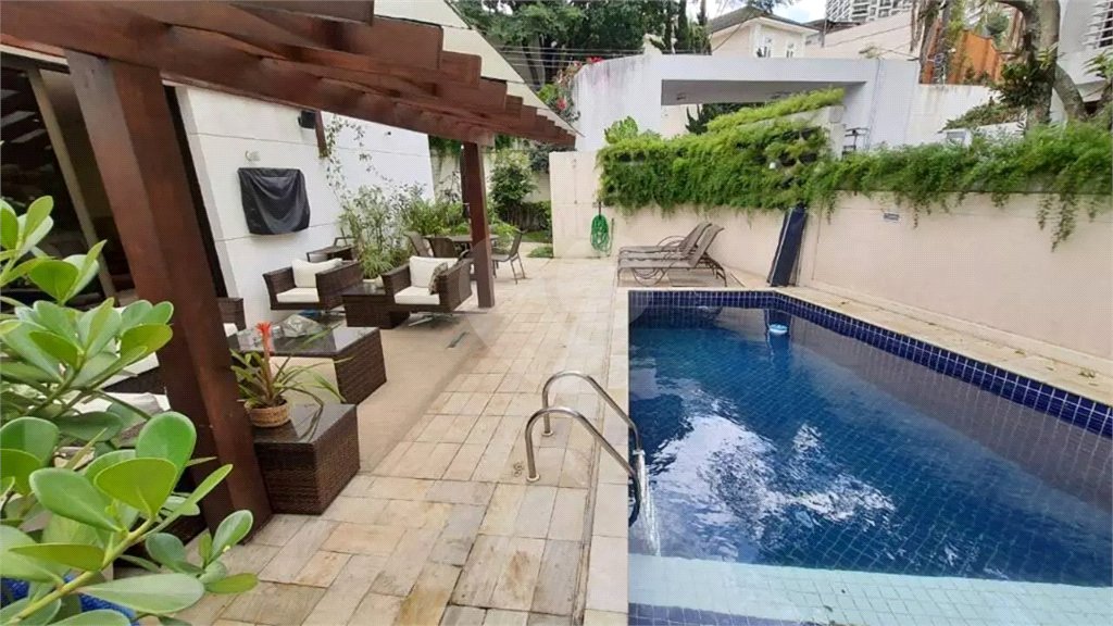 Casa à venda com 3 suítes no condomínio Metropolitan, São Paulo - SP