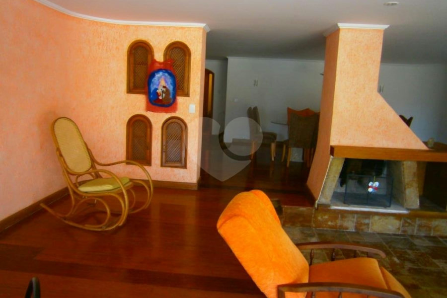 Casa à venda com 4 quartos, sendo 1 suíte, em Horto, São Paulo, SP