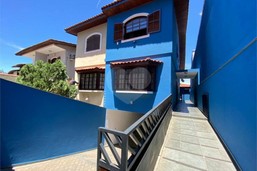 Sobrado à venda com 3 quartos, sendo 1 suíte, em Tremembé, São Paulo, SP