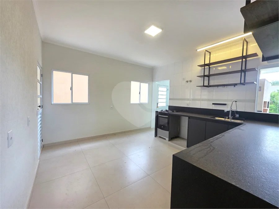 Casa à venda ou para alugar com 3 quartos, sendo 1 suíte, no condomínio Terras de São Francisco, Vinhedo - SP