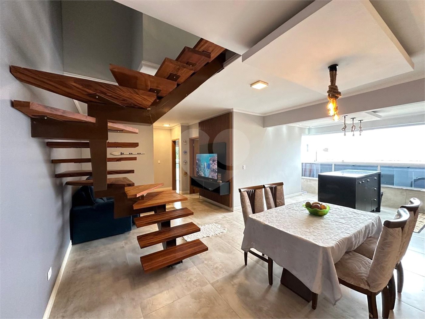 Duplex à venda com 3 quartos, sendo 2 suítes,  em Toninhas, Ubatuba, SP