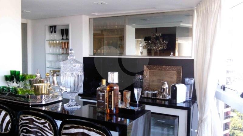 Apartamento à venda com 3 suítes em Morumbi, São Paulo, SP