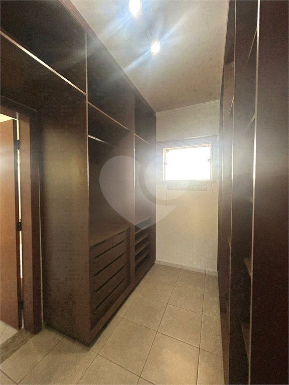 Casa à venda com 4 quartos, sendo 1 suíte,  no condomínio Lago da Boa Vista, Sorocaba - SP