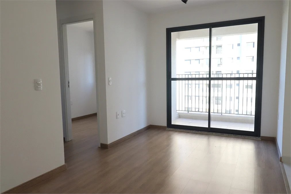 Apartamento à venda com 3 quartos, sendo 1 suíte, em Vila Anastácio, São Paulo, SP