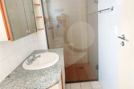 Apartamento à venda com 3 quartos, sendo 1 suíte, em Vila Olímpia, São Paulo, SP
