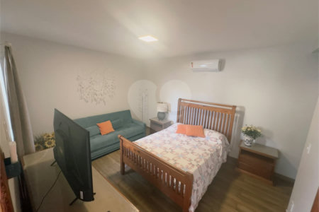 Casa em condomínio à venda com 4 quartos, sendo 2 suítes,  em Caravelas, Armação dos Búzios, RJ