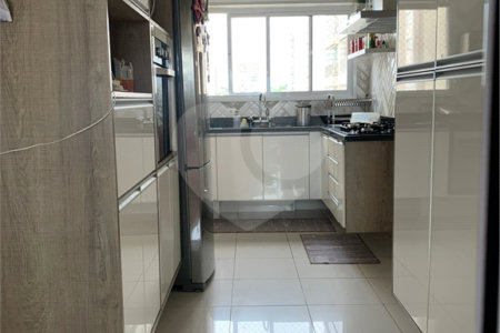 Apartamento à venda com 3 suítes em Lapa, São Paulo, SP