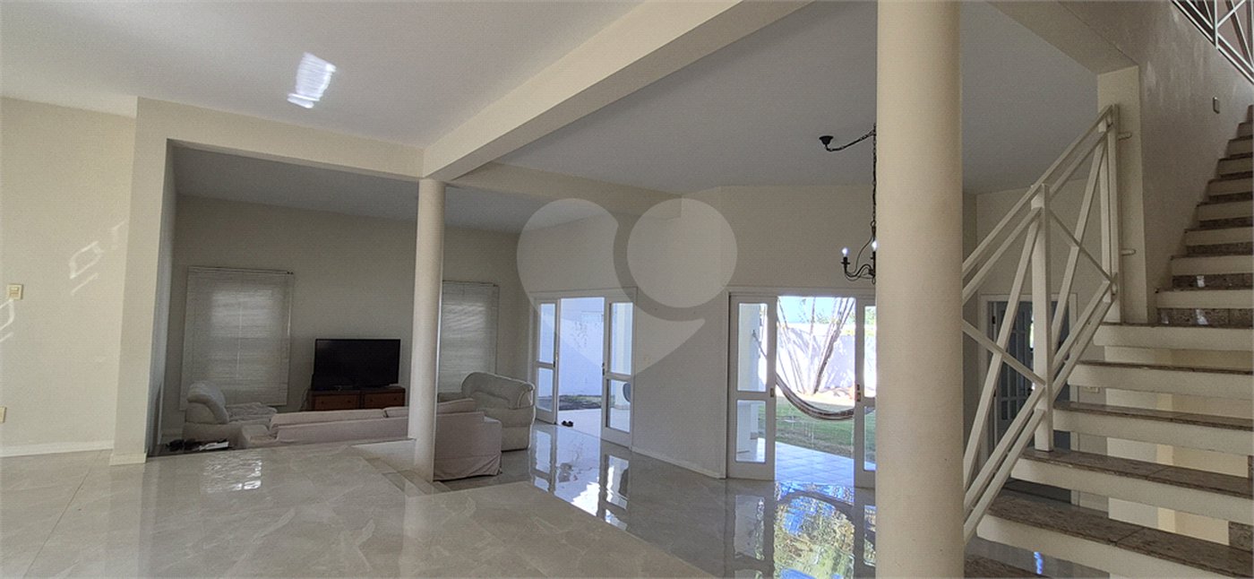 Casa à venda ou para alugar com 3 suítes no condomínio Jardim Theodora, Itu - SP