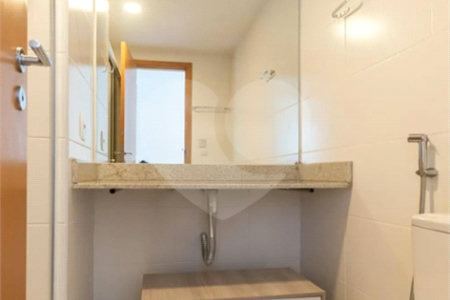 Apartamento à venda com 2 quartos, sendo 1 suíte,  em Rio Comprido, Rio de Janeiro, RJ