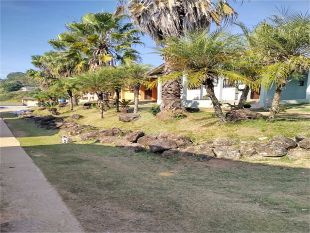 Casa à venda com 3 quartos, sendo 1 suíte,  no condomínio Mountain Village, Atibaia - SP