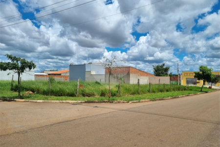 Terreno à venda em Portal dos Pinheiros Ii, Itapetininga, SP