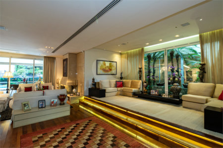 Casa à venda com 5 suítes em Jardim Cordeiro, São Paulo, SP