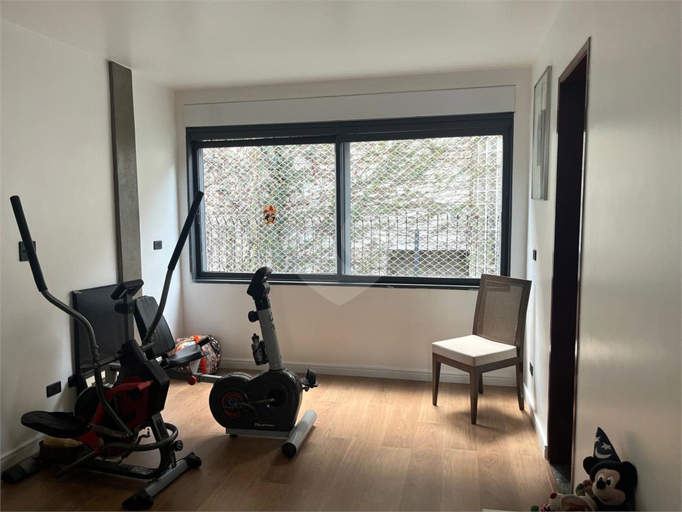 Casa à venda com 4 quartos, sendo 3 suítes, no condomínio Vitoria Regia, São Paulo - SP