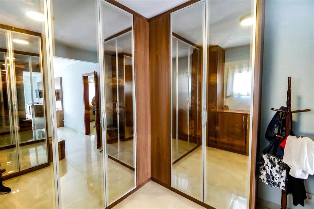 Sobrado à venda com 4 quartos, sendo 1 suíte, em Vila Sônia, São Paulo, SP