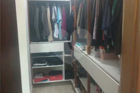 Sobrado à venda com 3 quartos, sendo 1 suíte,  em Jardim Universo, Mogi das Cruzes, SP