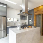 Casa à venda com 4 suítes no condomínio Granville, Atibaia - SP