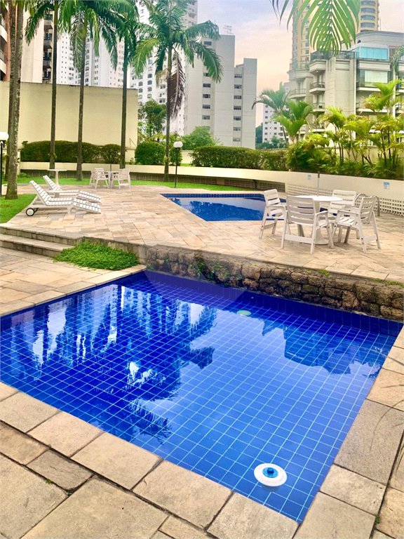 Apartamento à venda com 2 quartos, sendo 1 suíte,  em Real Parque, São Paulo, SP