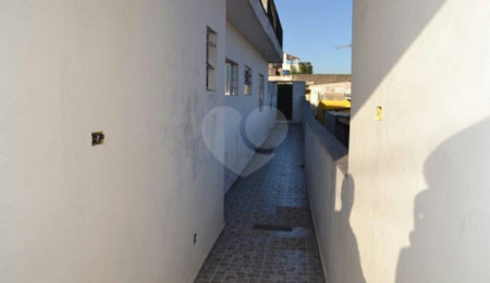 Sobrado à venda com 2 quartos em Vila Nivi, São Paulo, SP