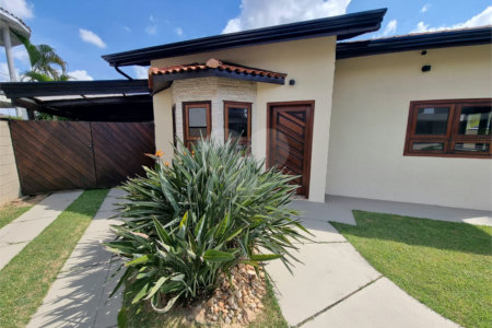 Casa à venda ou para alugar com 3 quartos, sendo 1 suíte, no condomínio Terras de Vinhedo, Vinhedo - SP