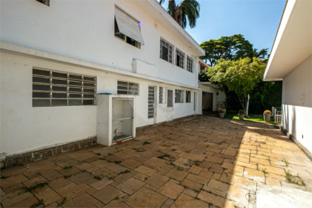 Casa Térrea à venda com 4 quartos, sendo 1 suíte,  em Brooklin Velho, São Paulo, SP