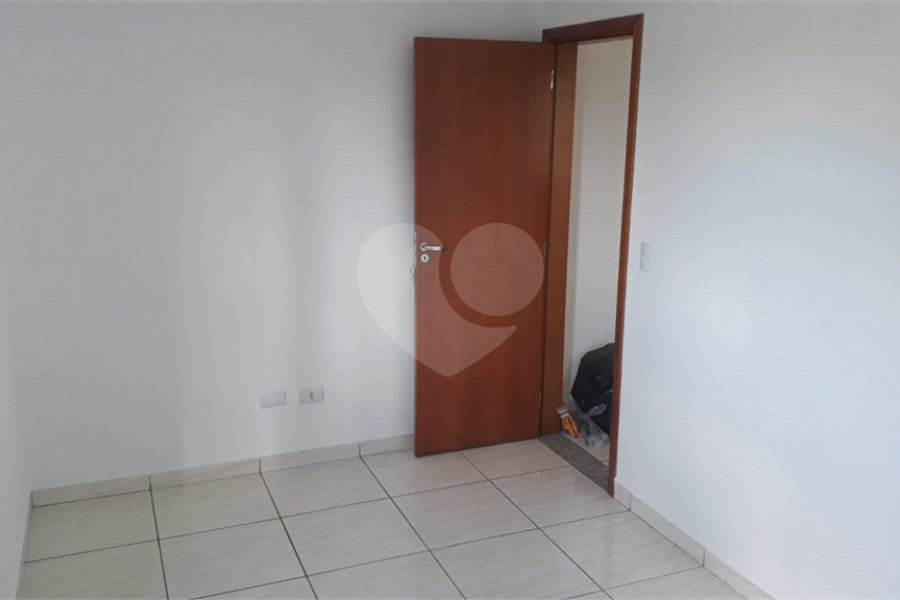 Casa à venda com 1 quarto no condomínio Camila I, São Paulo - SP