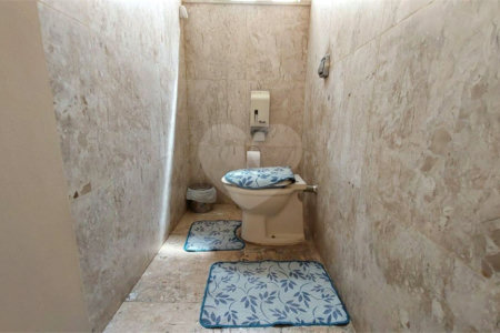 Casa à venda com 4 quartos, sendo 2 suítes,  em Vila Alexandria, São Paulo, SP