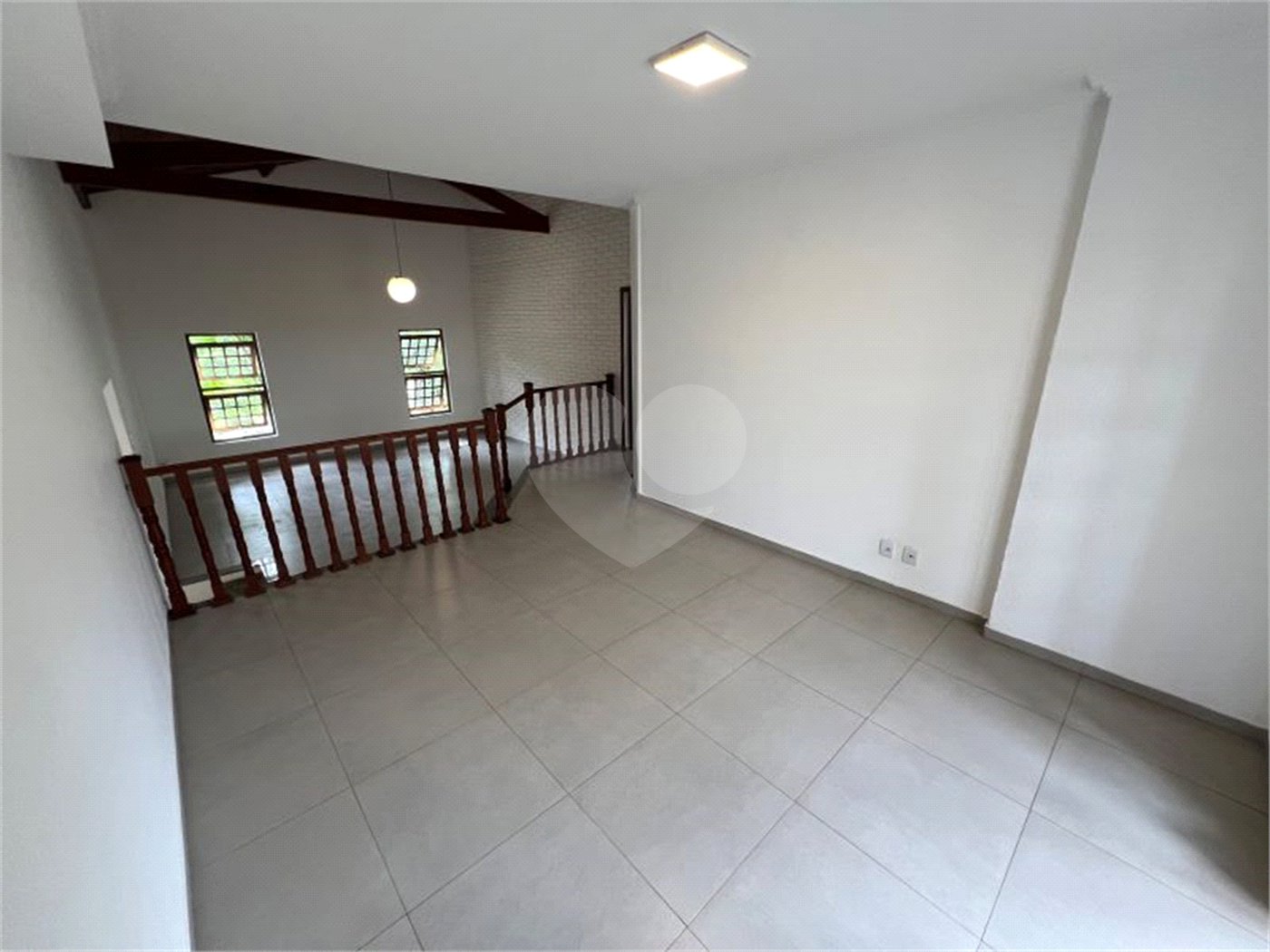 Casa à venda ou para alugar com 4 quartos, sendo 3 suítes, no condomínio Estância Marambaia, Vinhedo - SP