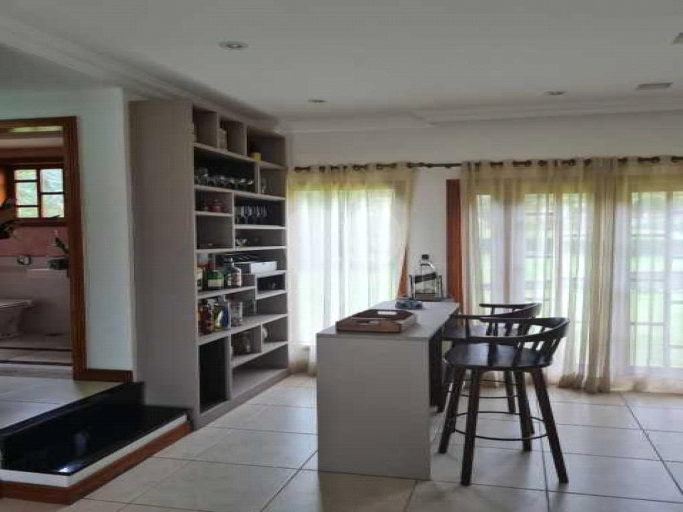 Casa à venda com 4 quartos, sendo 6 suítes, em Campo Grande, Rio de Janeiro, RJ