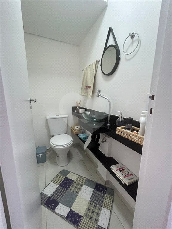 Casa à venda com 3 quartos, sendo 1 suíte, no condomínio Vila das Cores, São Paulo - SP