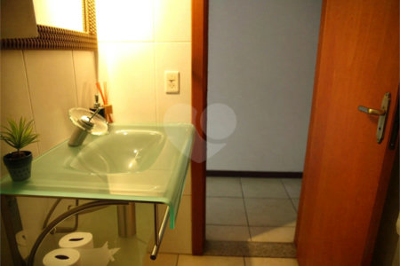 Sobrado à venda com 4 quartos, sendo 2 suítes, em Nova Petrópolis, São Bernardo do Campo, SP