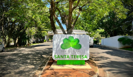 Casa à venda com 5 quartos, sendo 3 suítes,  no condomínio Santa Teresa 1, Vinhedo - SP