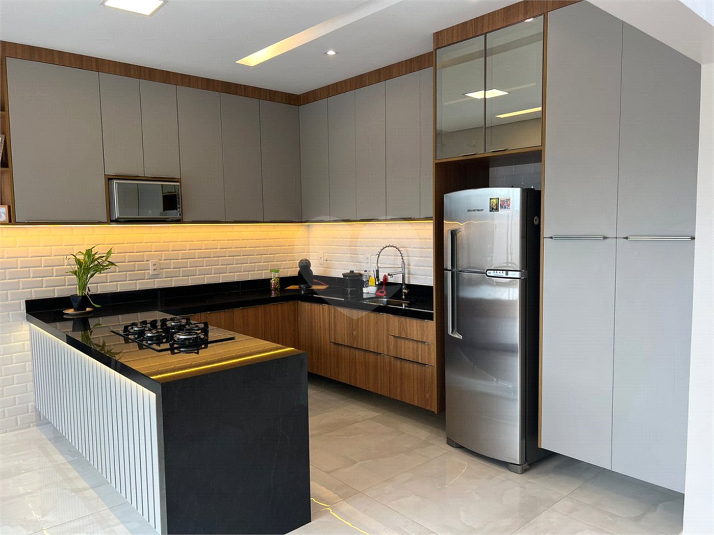 Casa à venda com 3 quartos, sendo 1 suíte, no condomínio Residencial Evidências, Indaiatuba - SP