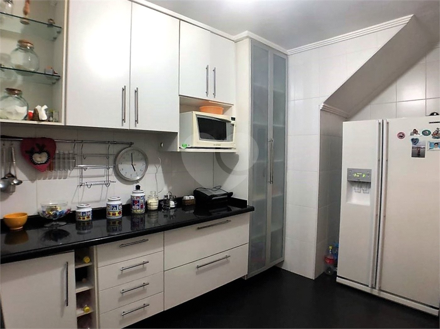 Casa à venda com 3 quartos, sendo 1 suíte, no condomínio Res Vista Verde, São Paulo - SP