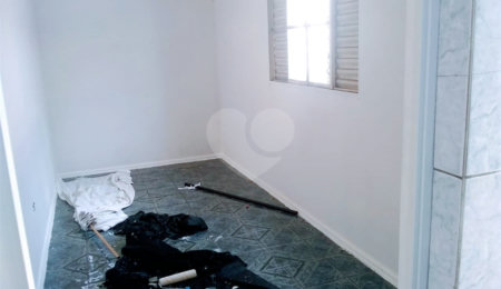 Sobrado à venda com 4 quartos, sendo 1 suíte, em Jardim Alvinópolis, Atibaia, SP