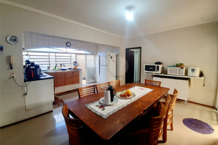 Casa à venda com 3 quartos, sendo 1 suíte, no Centro, Vinhedo, SP