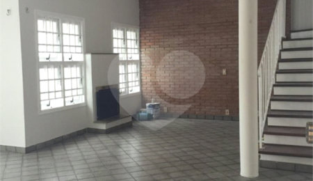 Sobrado à venda com 4 quartos, sendo 1 suíte,  em Indianópolis, São Paulo, SP