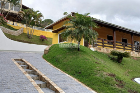 Casa para alugar com 3 quartos, sendo 1 suíte, em Vila Petrópolis, Atibaia, SP
