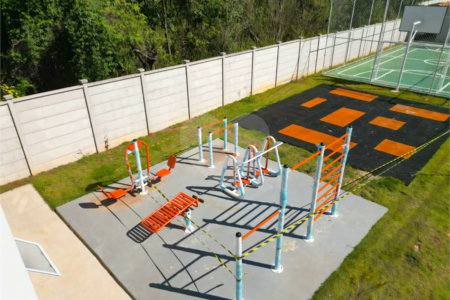 Indaiatuba - Sp - Vila Vic Florença - R$ 290.000,00 - Apartamento de 48m²,, no andar de cima, dois quartos, um banheiro, cozinha e sala, uma vaga de garagem. Condomínio fechado. Apartamento está do jeito que foi entregue . Area de lazer no condominio - Área do condomínio: Churrasqueira