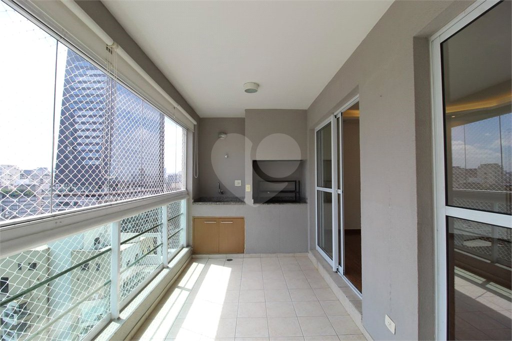 Apartamento à venda com 3 quartos, sendo 1 suíte,  em Vila Olímpia, São Paulo, SP