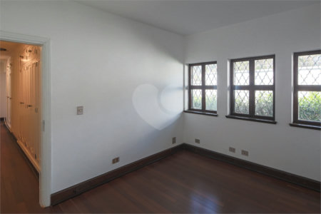 Casa Térrea à venda ou para alugar com 4 quartos, sendo 3 suítes, em Alto da Boa Vista, São Paulo, SP