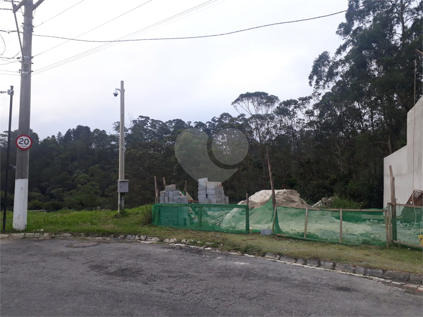 Terreno à venda no condomínio Mosaico da Serra, Mogi das Cruzes - SP