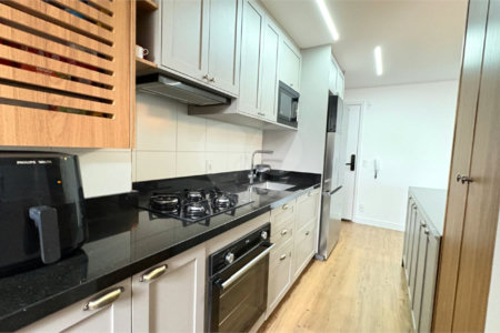 Apartamento à venda com 3 quartos, sendo 1 suíte, em Santo Amaro, São Paulo, SP