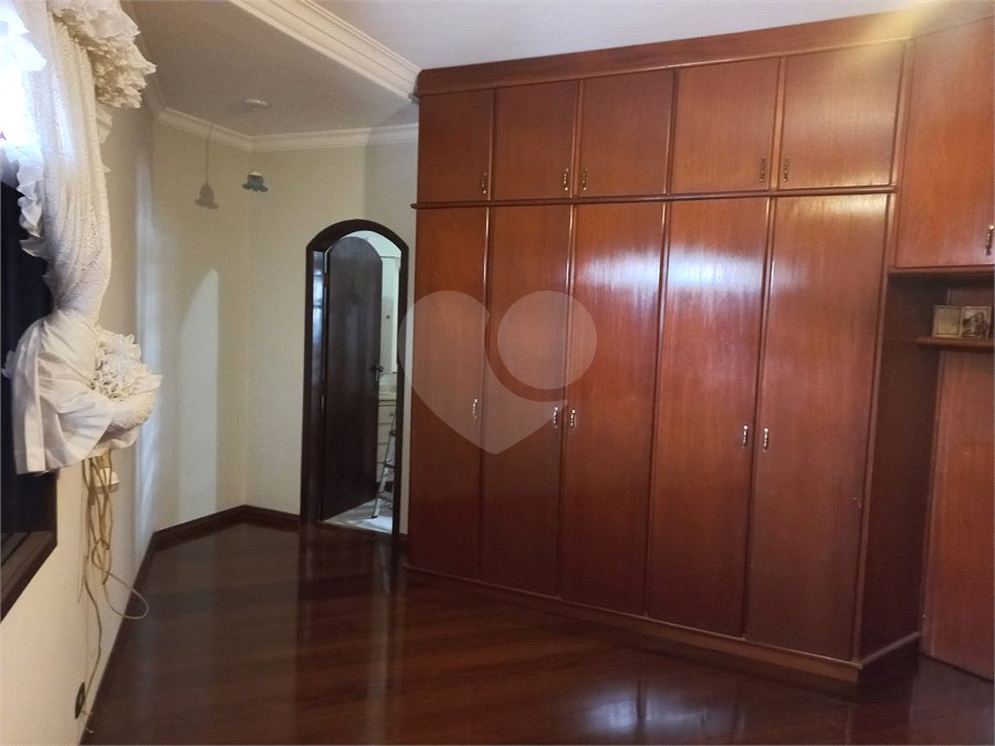 Sobrado à venda ou para alugar com 4 quartos, sendo 1 suíte,  em Barro Branco (zona Norte), São Paulo, SP