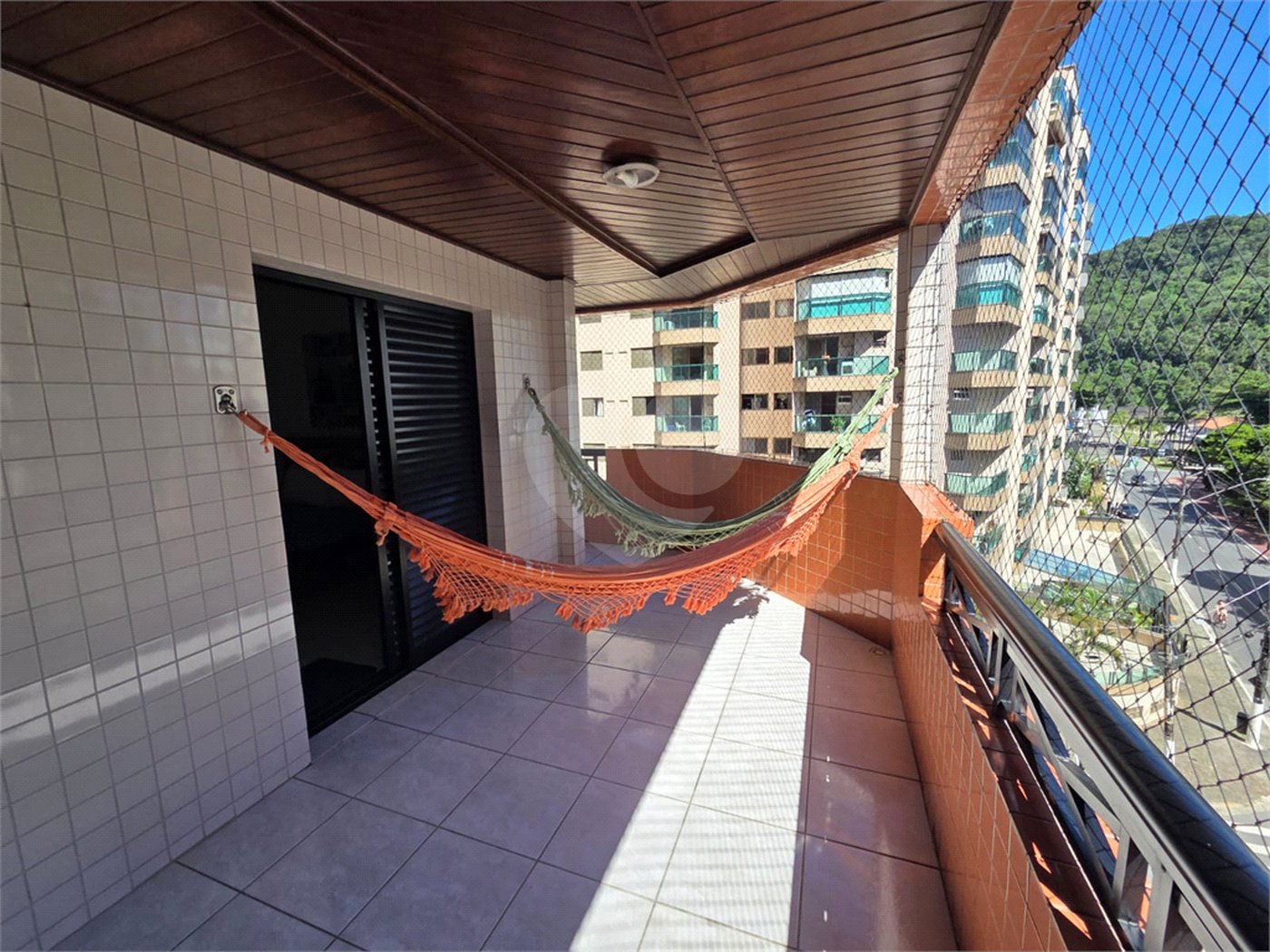Apartamento à venda com 2 quartos, sendo 1 suíte, em Canto do Forte, Praia Grande, SP